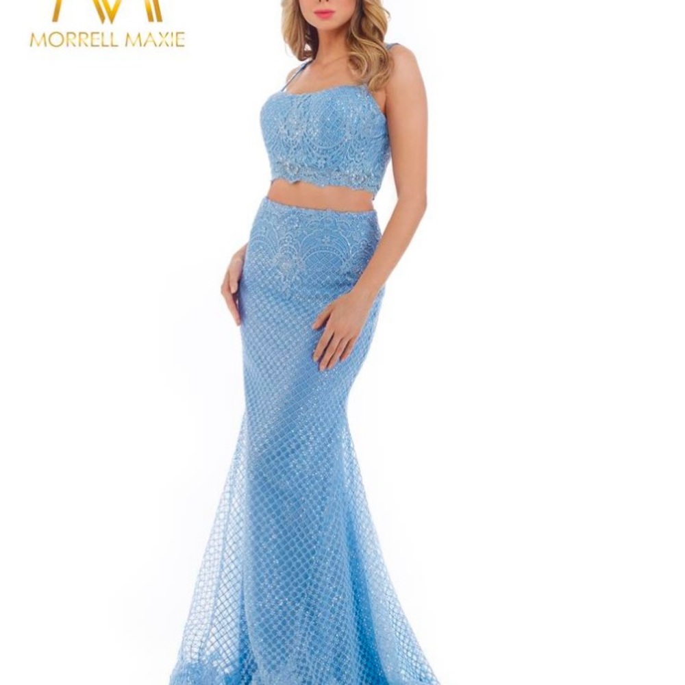 NEVER WORN Morrell Maxie Formal Gown